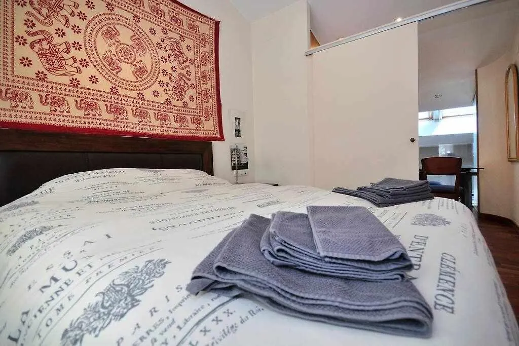 Sleep & Stay Duplex Barri Vell 0*, Girona Spain
