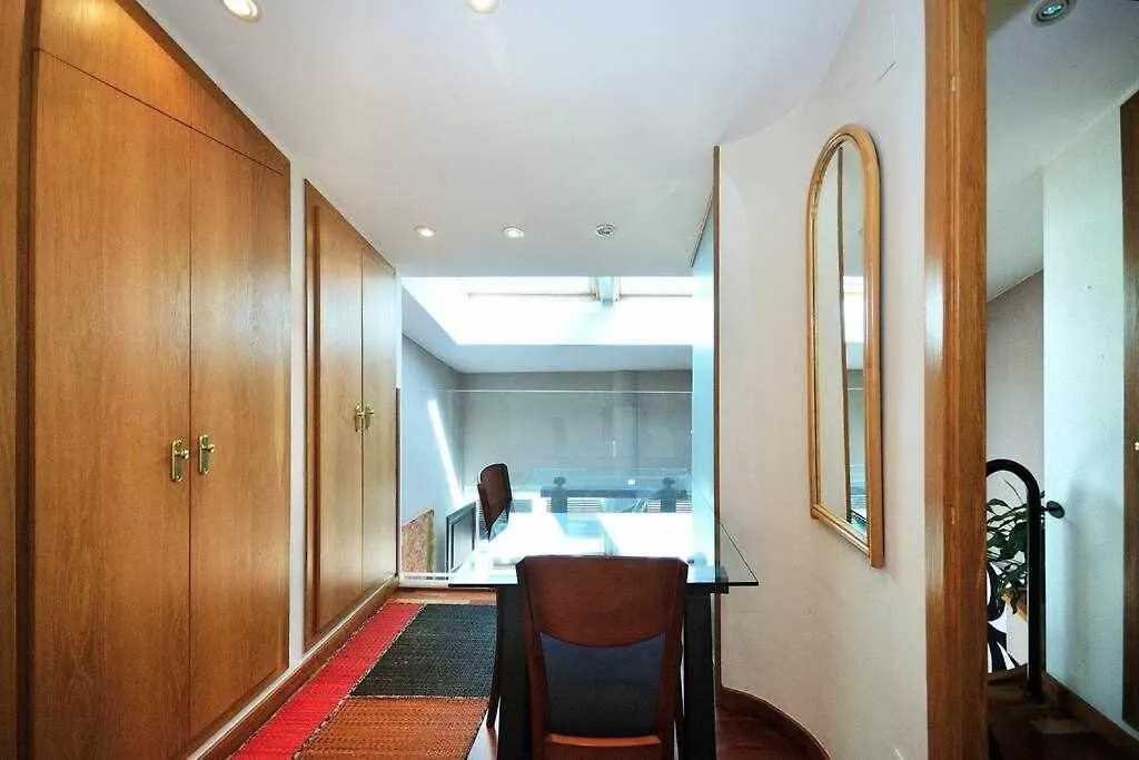Sleep & Stay Duplex Barri Vell contacts